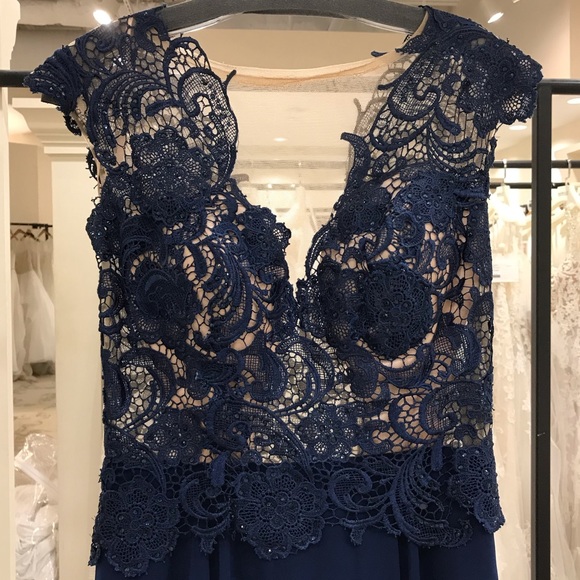 Prom/formal dress - Picture 4 of 8